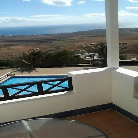 Sleeps 2 Pool Wifi T691619 Vila *